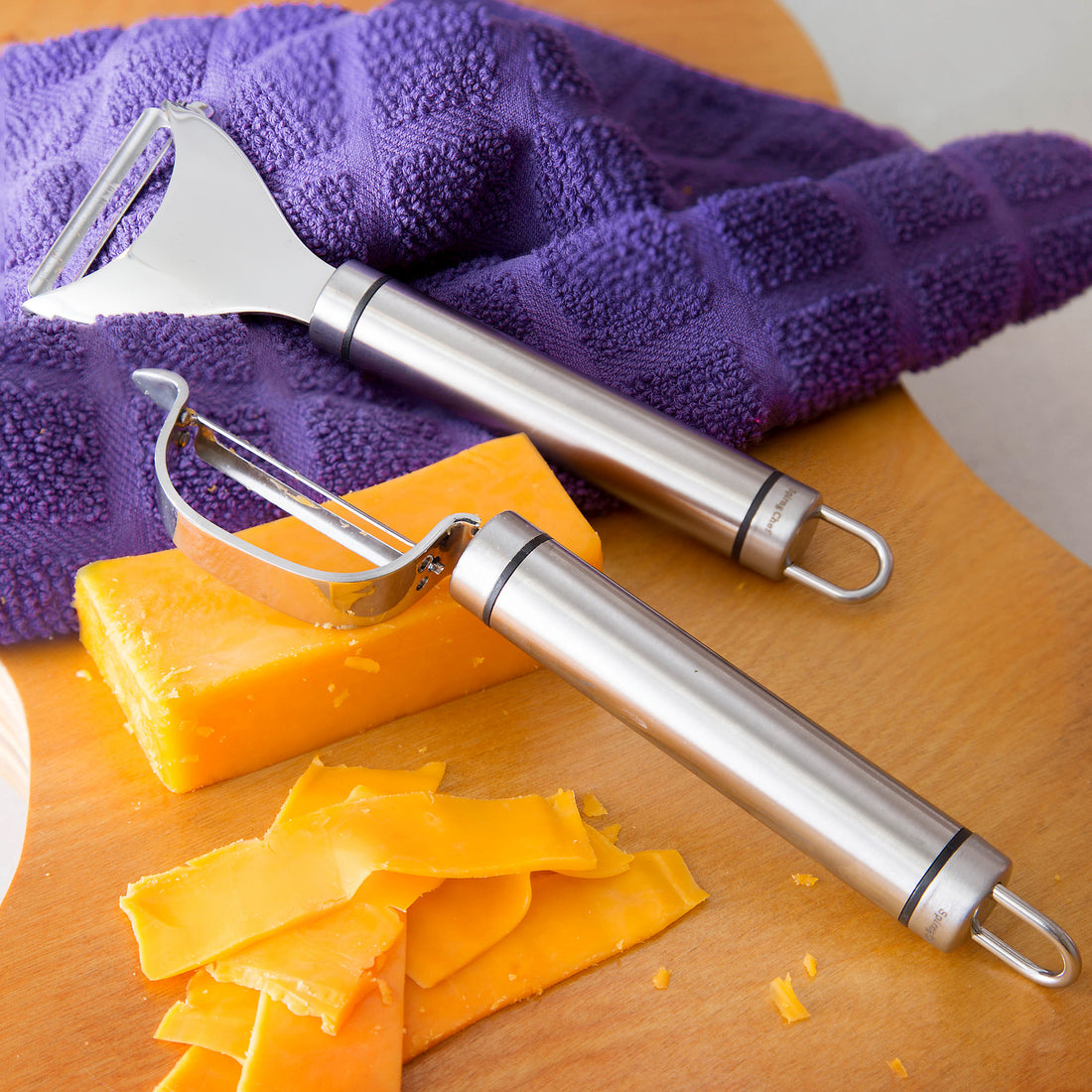 Reasons You'll Love the New Ultra Sharp Stainless Steel Vegetable Peeler Set