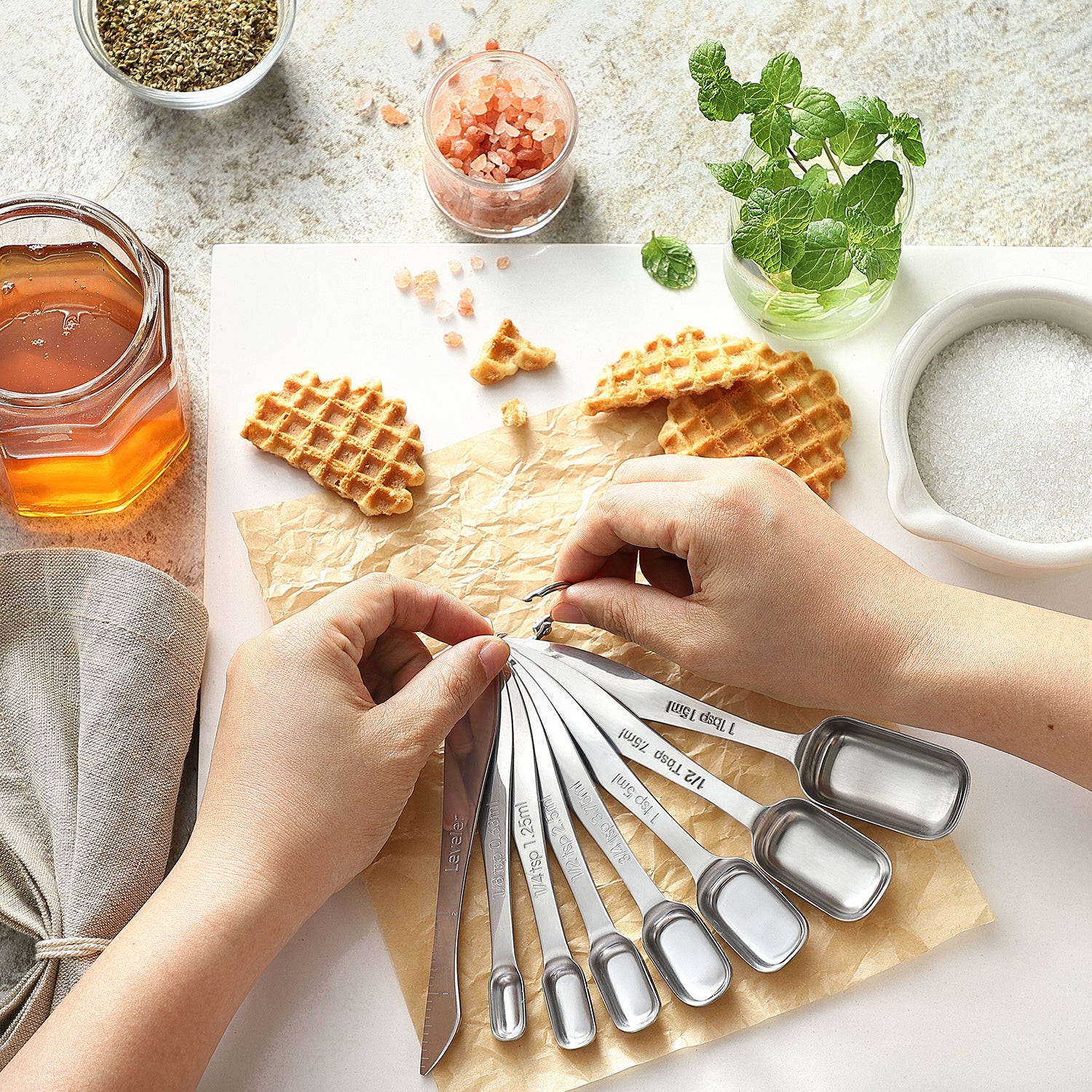 Measuring Cups and Spoons Set 11 Piece. Includes 10 Stainless Steel  Measuring Spoons and Cups Set and 1 Plastic Measuring Cup. Liquid Measuring  Cups